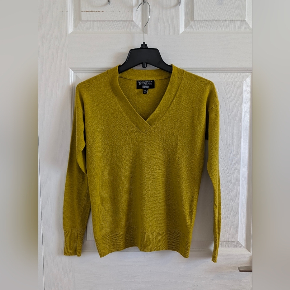 Banana Republic Merino Cashmere Blend V-Neck Sweater Chartreuse Green Gold XS